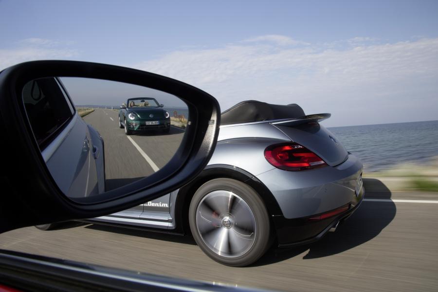 Детали экстерьера Volkswagen Beetle Cabriolet 2016 года  (фото 2 из 21)